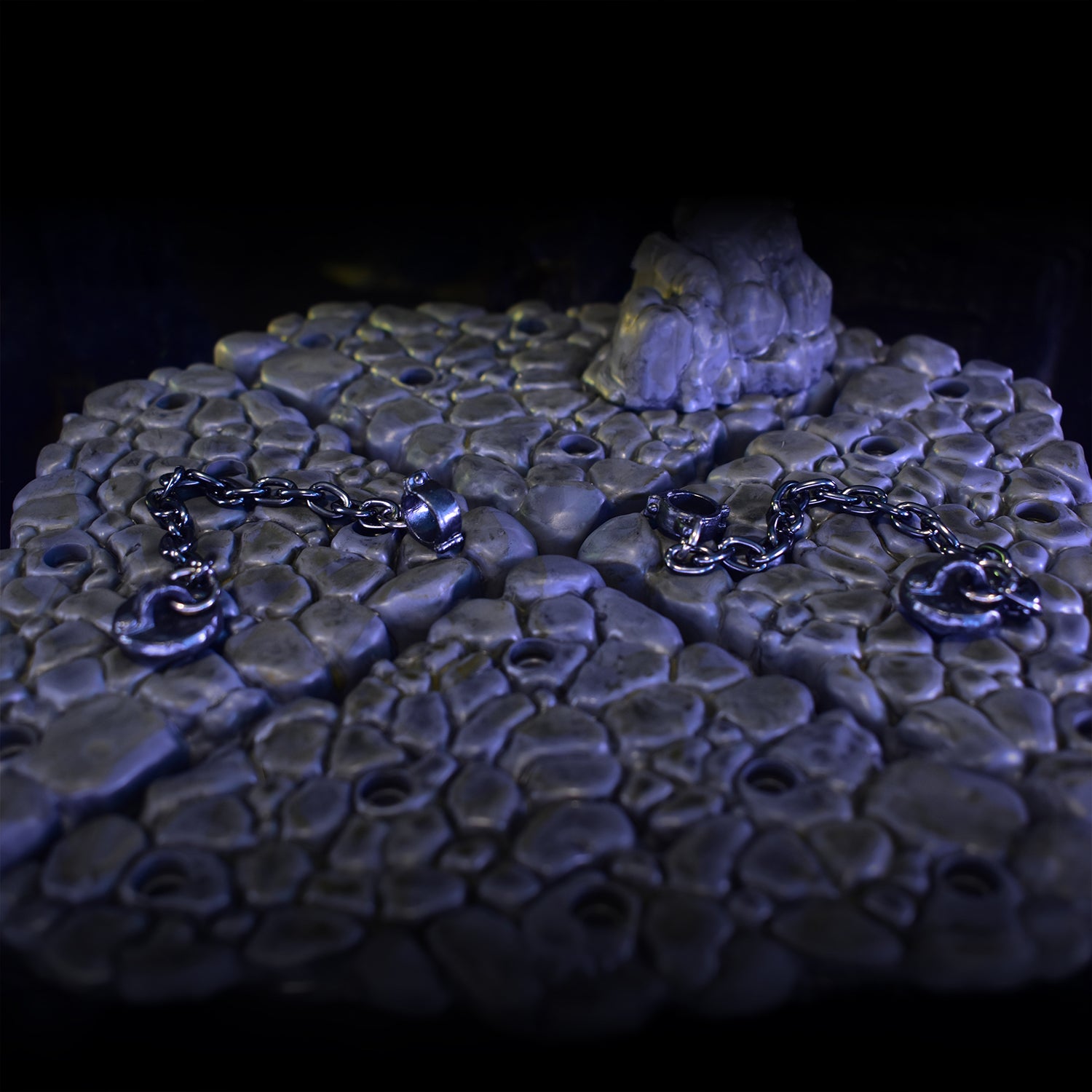 Dungeon_Schackles_5403efa9-
